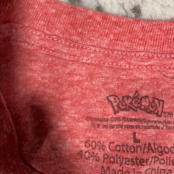 Pokémon T-shirt size L in EUC looks to be 2016 - Picture 7 of 7